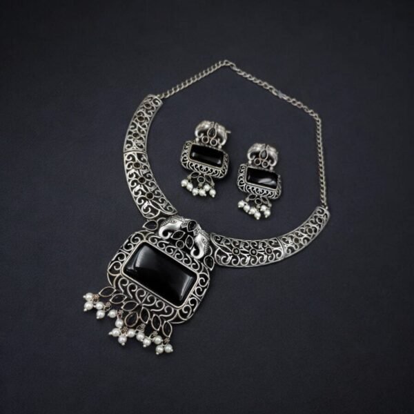 Antique Elephant Hasali Necklace Set 3.jpg